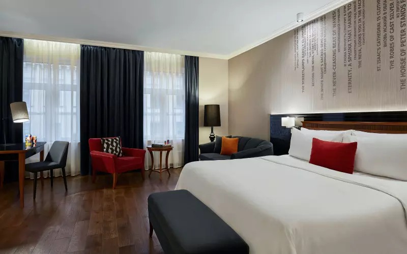 هتل رنارتیس ایساکی سن پترزبورگ